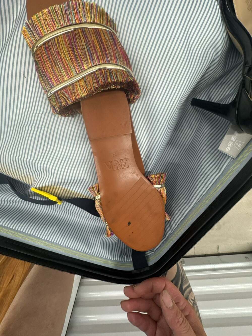 Zara Multicolor Fringe Metallic Bar Flat Slides - Picture 2 of 2